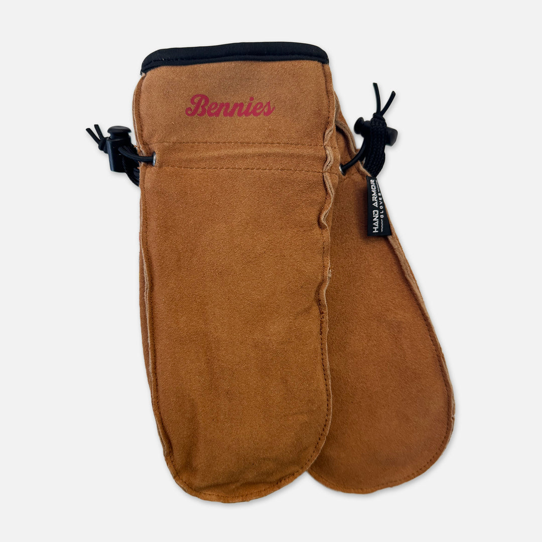 DEER SUEDE MITTEN BENNIES SCRIPT ON CUFF